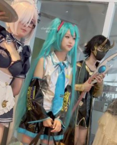 KFC萌妹初音COS私录1V787.9MB白丝绝对领域纯欲崩坏