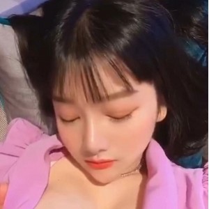 抖音小尤奈复出劲爆视频合集多V12G身材太傲人