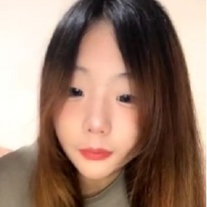 631M紧致某处私拍展示嫩妹妹太水灵